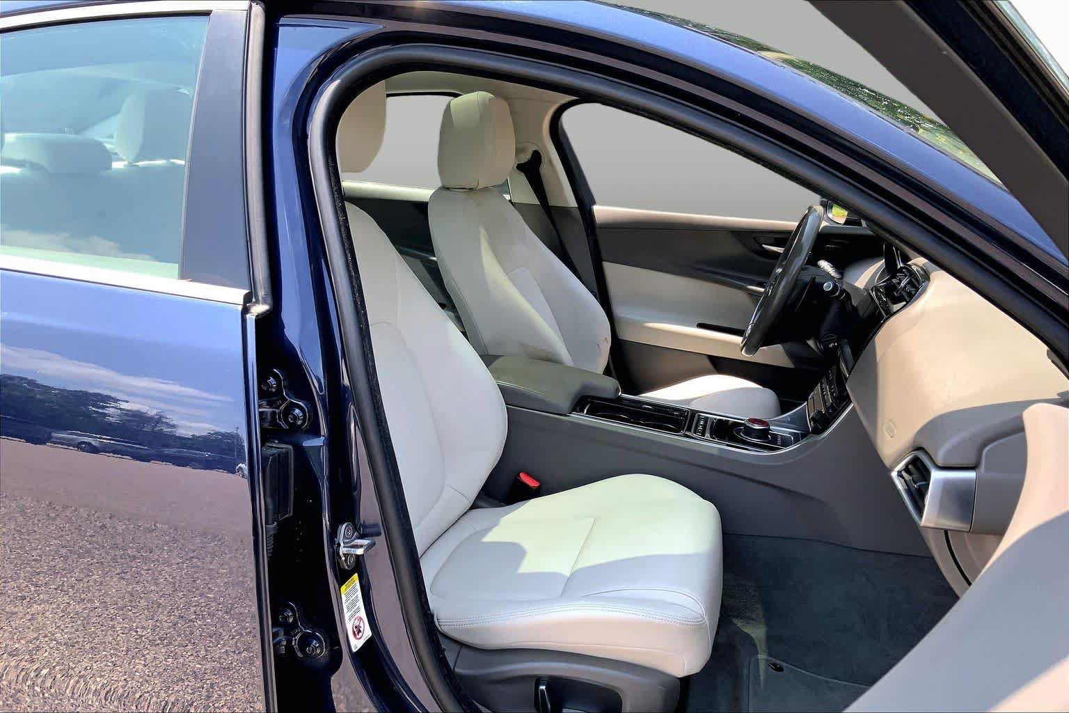 Used 2019 Jaguar XE Premium AWD/4WD image 8