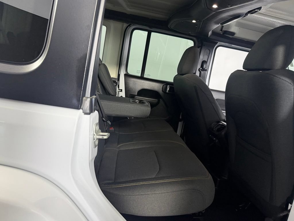 Used 2024 Jeep Wrangler Unlimited AWD/4WD image 29