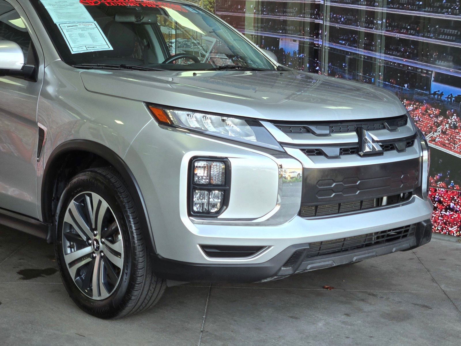 Used 2024 Mitsubishi Outlander Sport SE image 2