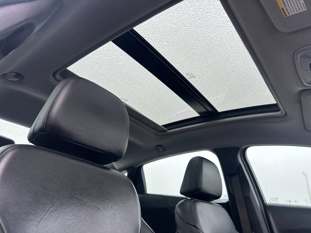 Used 2018 Chevrolet Malibu Premier w/ Premier Sun and Wheel Package image 30