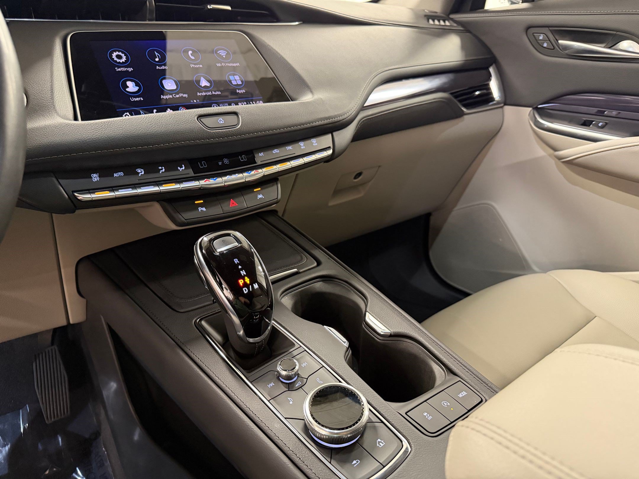 Used 2022 Cadillac XT4 Luxury w/ Driver Awareness Package FWD image 18