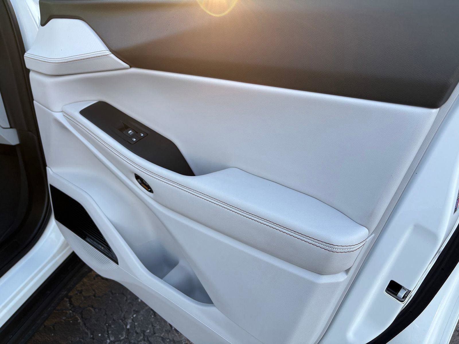 New 2026 Jeep Cherokee Overland w/ Advanced Pro Tech Group image 10