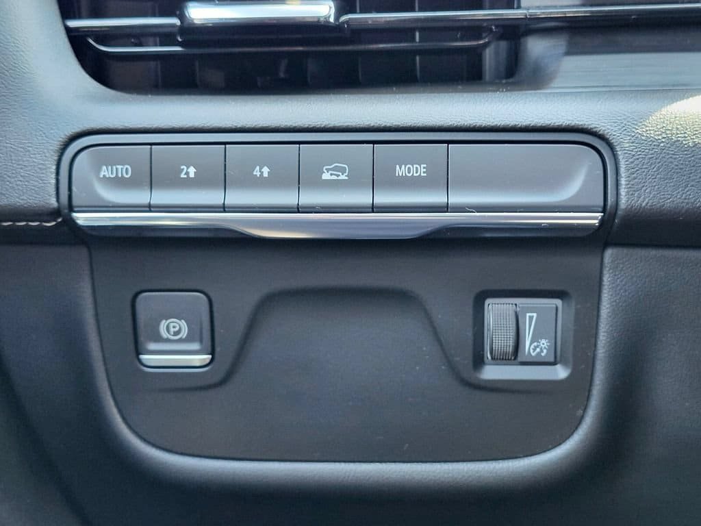 Used 2023 Cadillac Escalade Premium Luxury w/ LPO, Floor Liner Package AWD/4WD image 24