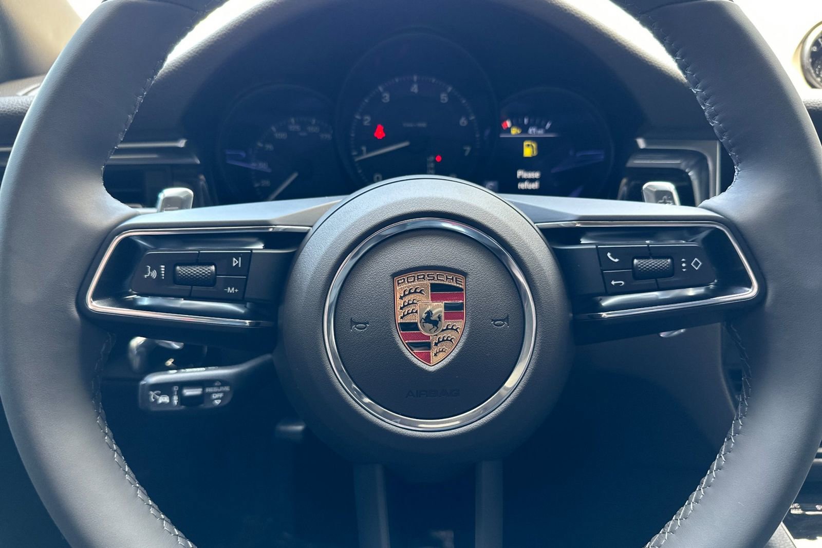 Certified 2025 Porsche Macan image 29