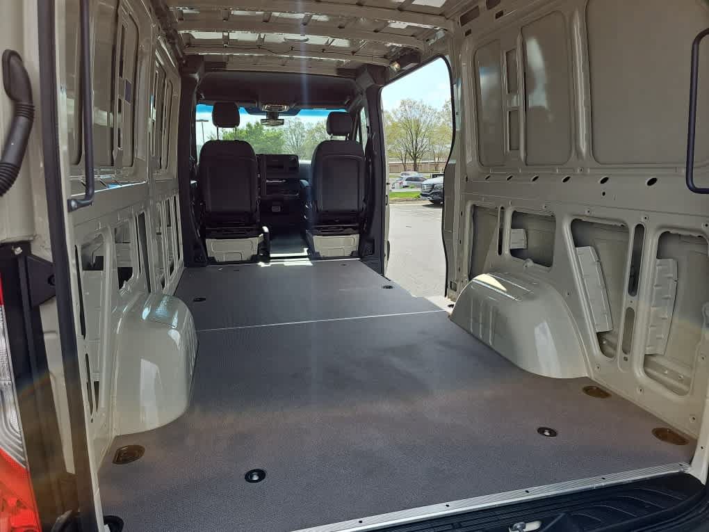 Used 2025 Mercedes-Benz Sprinter 2500 image 10
