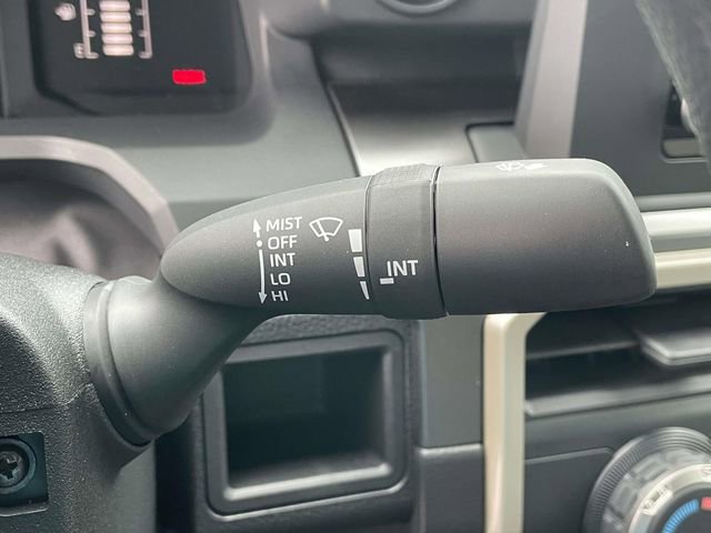 Used 2025 Toyota Tacoma SR5 AWD/4WD image 28