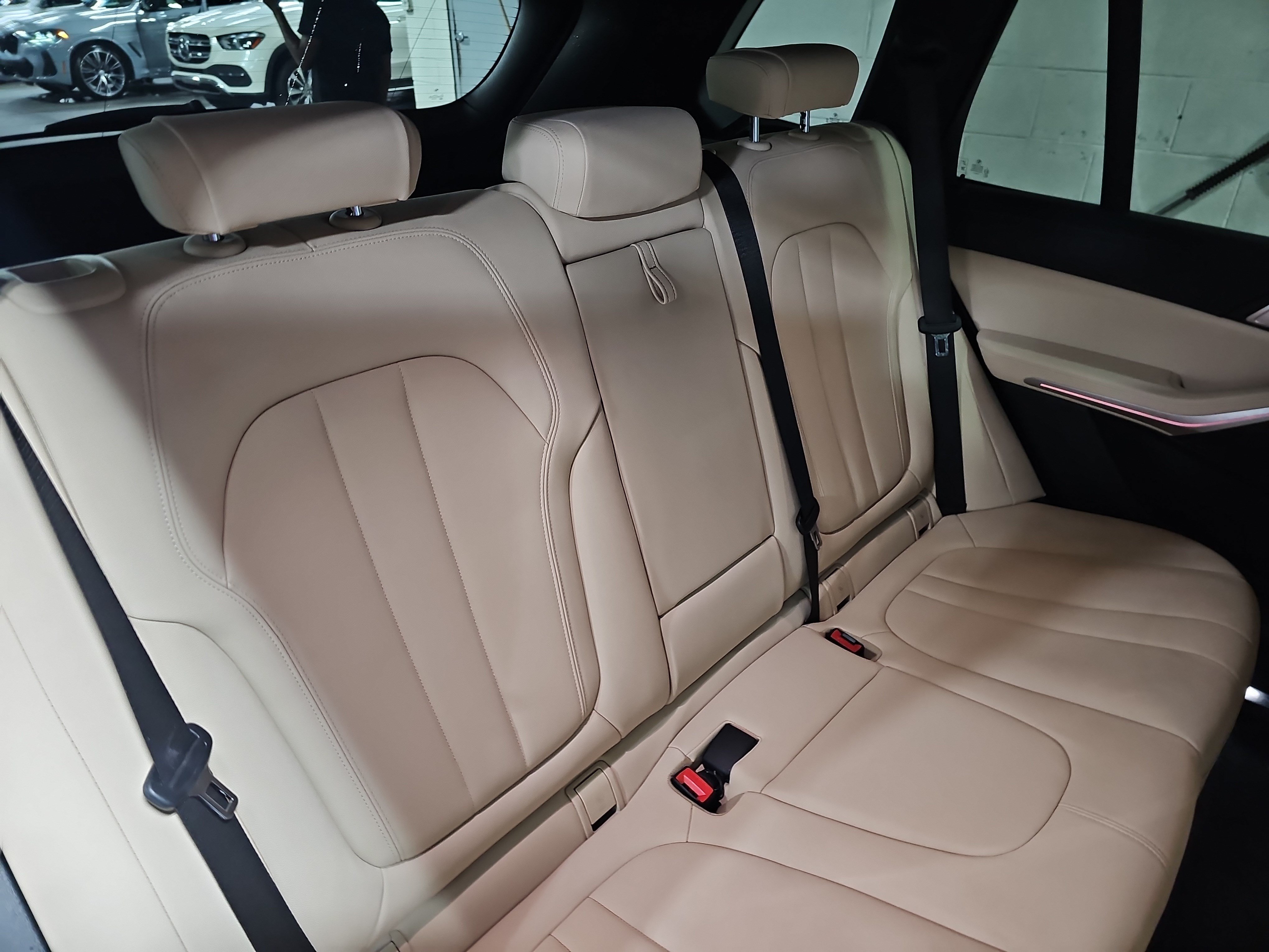 Used 2021 BMW X5 sDrive40i w/ Convenience Package RWD image 12