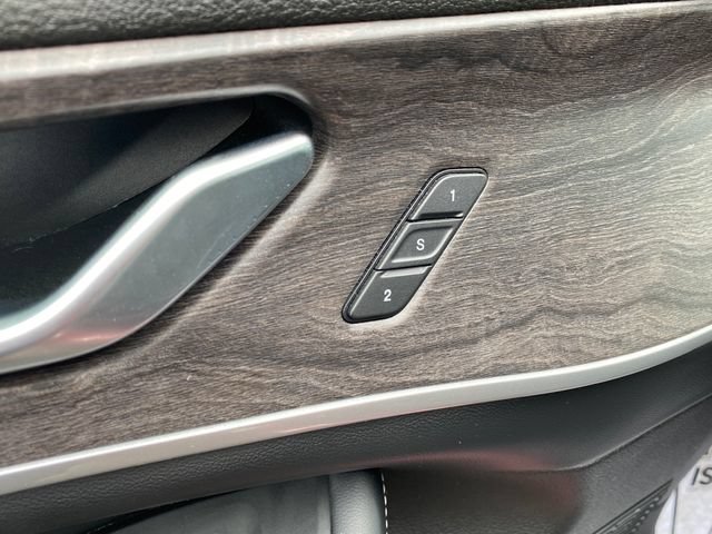Used 2023 Jeep Grand Cherokee Limited AWD/4WD image 18