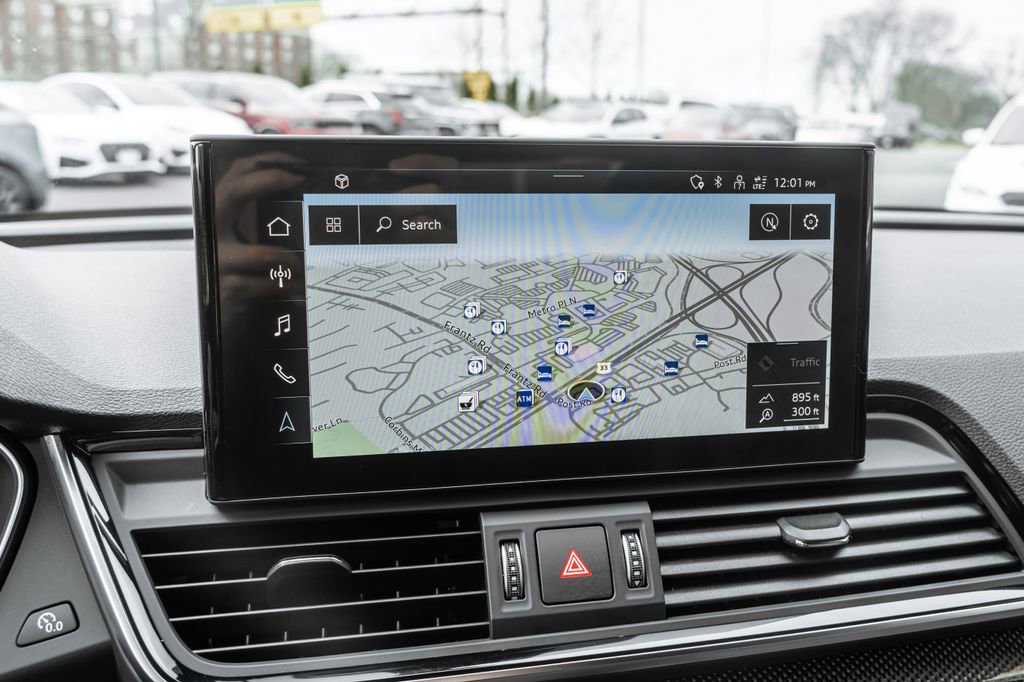 Used 2023 Audi SQ5 Prestige w/ Prestige Package image 9