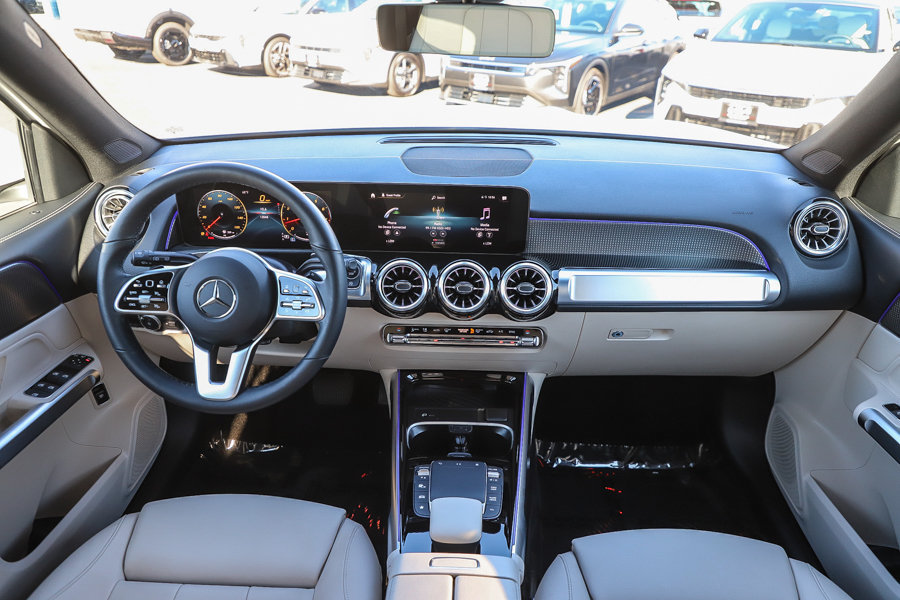 Used 2022 Mercedes-Benz GLB 250 w/ Premium Package Lite image 14