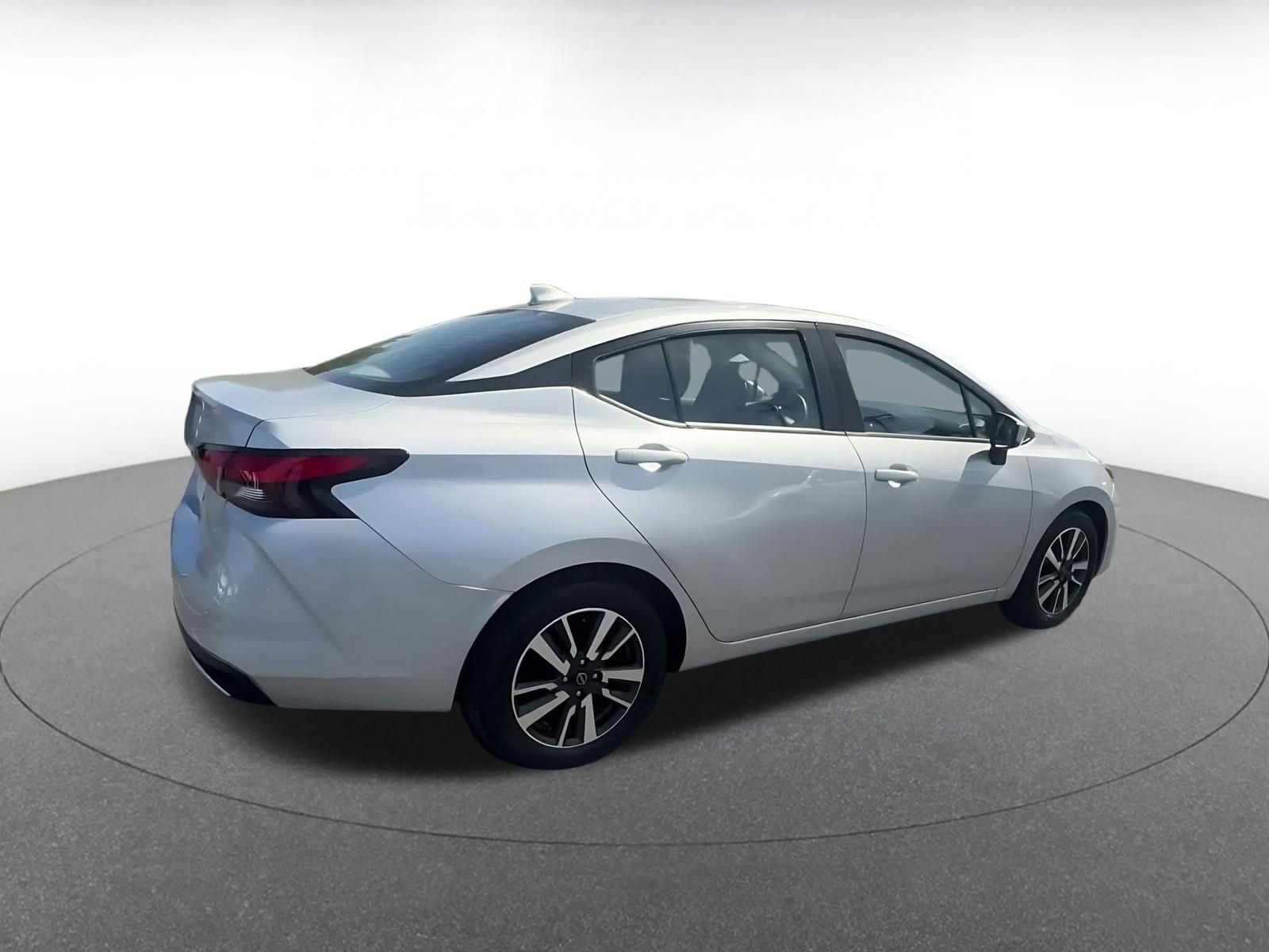 Used 2025 Nissan Versa SV image 15