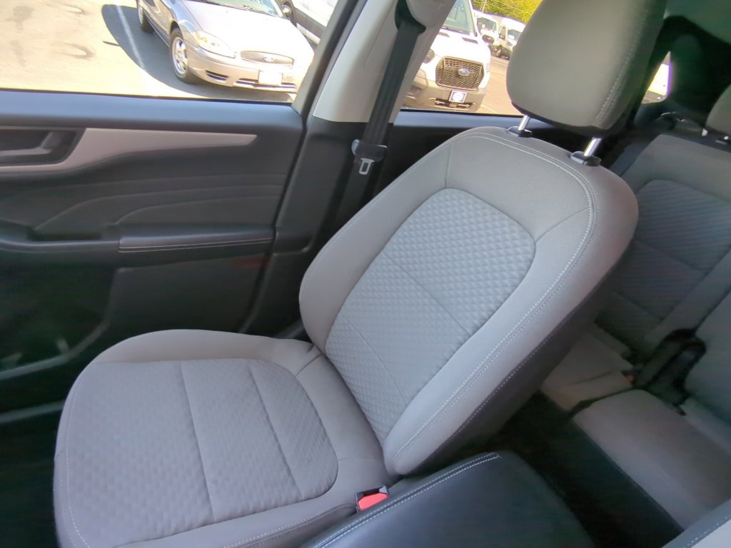 Used 2022 Ford Escape SE image 22