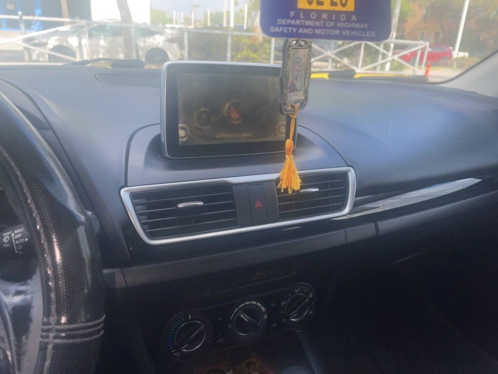 Used 2016 MAZDA MAZDA3 i Touring image 9