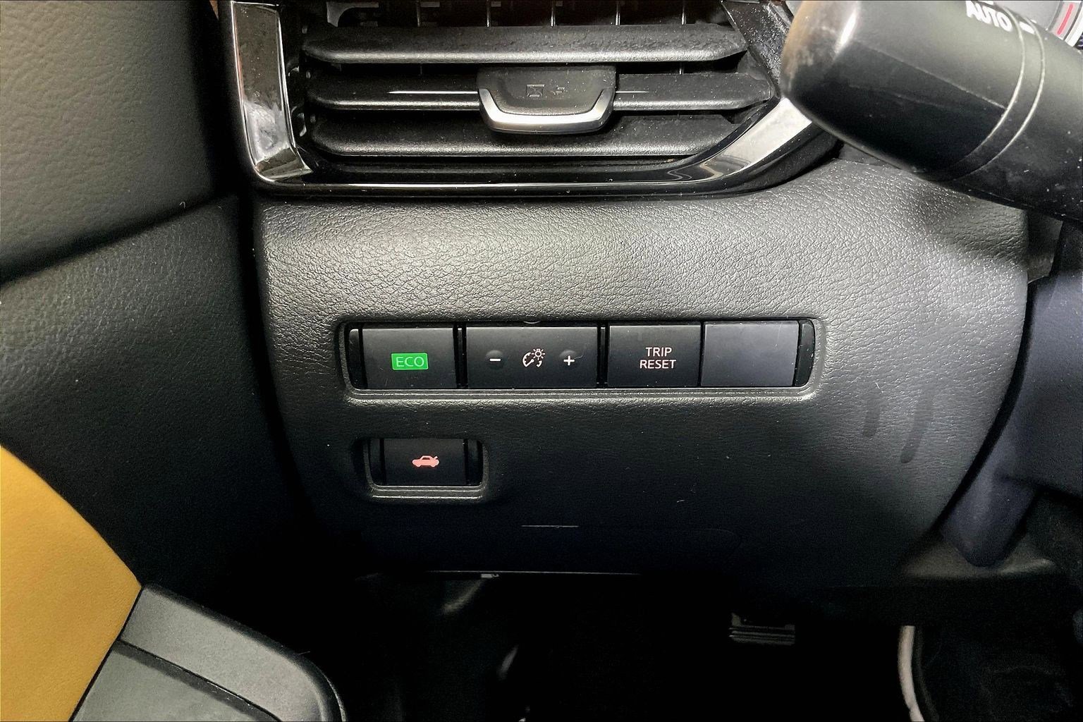 Used 2024 Nissan Sentra SV w/ SV Premium Package FWD image 15