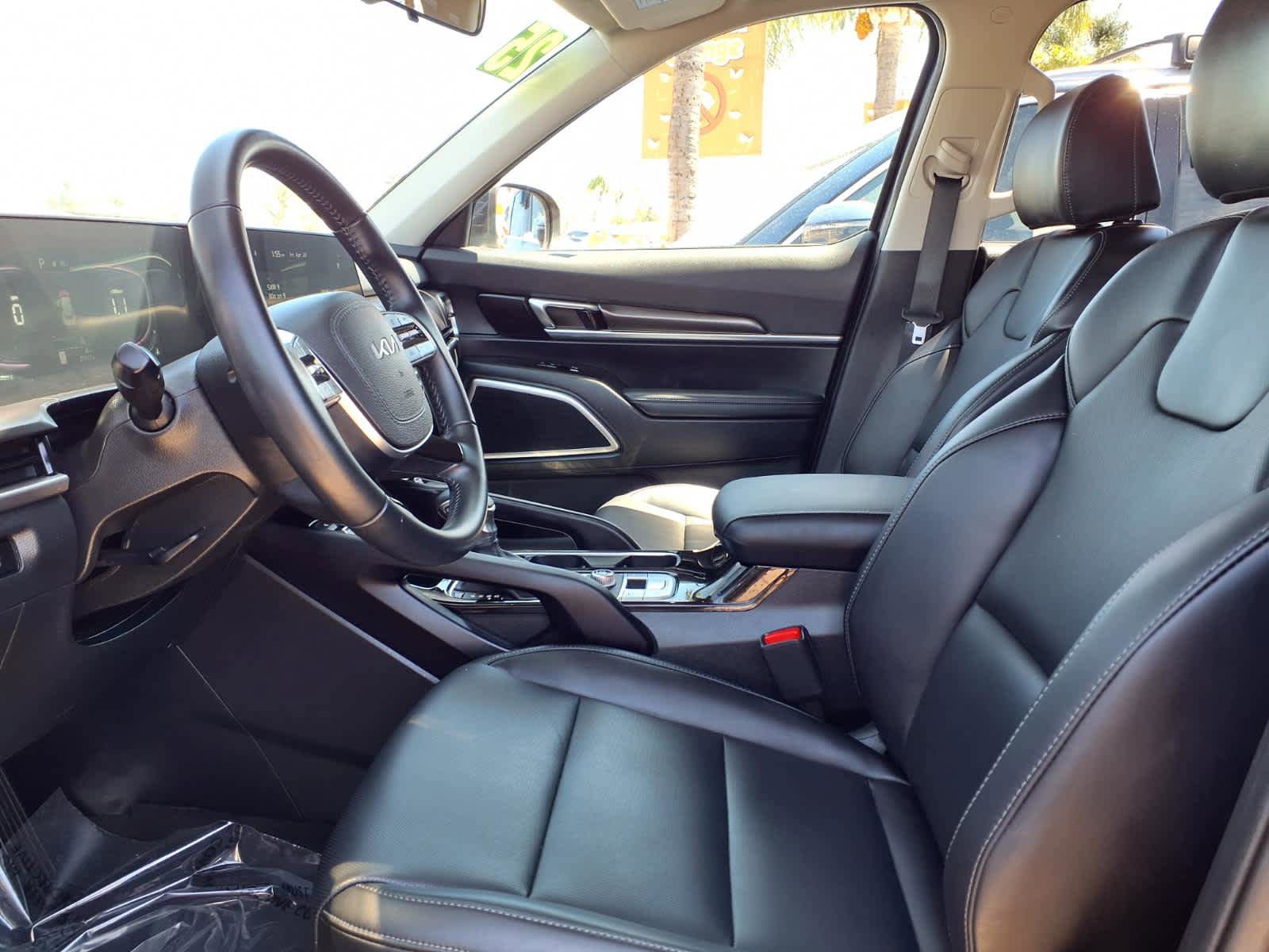 Used 2025 Kia Telluride S FWD image 17