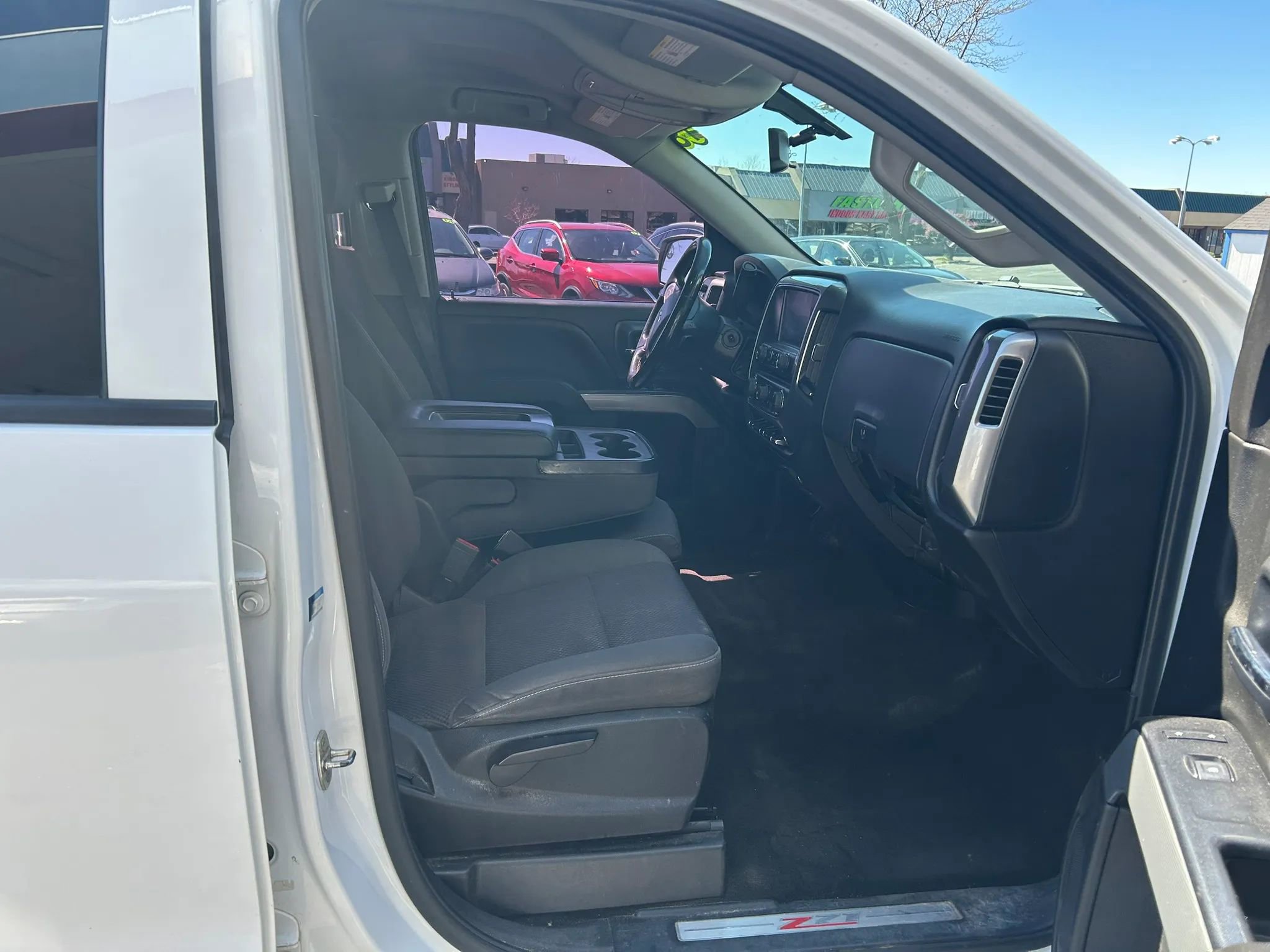 Used 2018 Chevrolet Silverado 1500 LT w/ All Star Edition AWD/4WD image 4