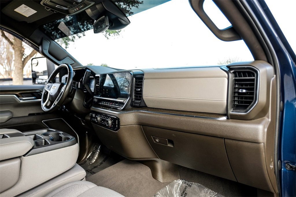 Used 2022 Chevrolet Silverado 1500 LT w/ Max Trailering Package image 9