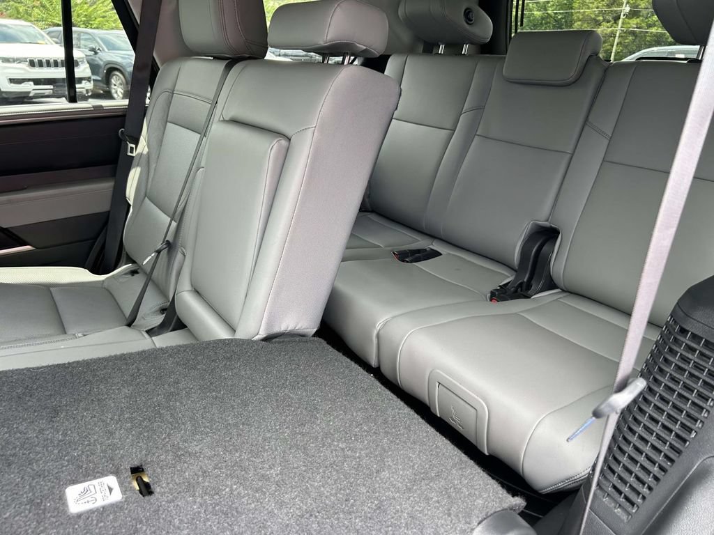 Used 2024 Toyota Sequoia Limited w/ Tow Technology Package AWD/4WD image 17