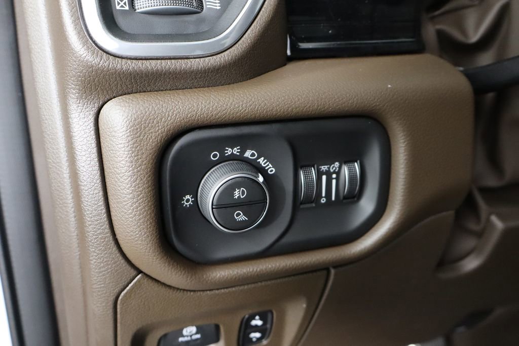 New 2026 RAM 1500 Laramie AWD/4WD image 24