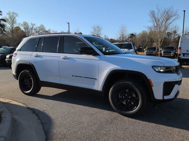 New 2026 Jeep Grand Cherokee Altitude RWD image 2