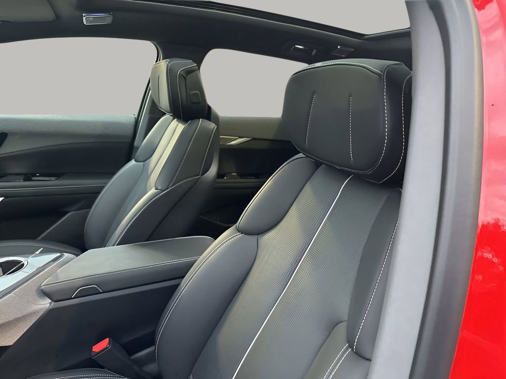 Certified 2025 Cadillac Optiq Sport 2 image 27