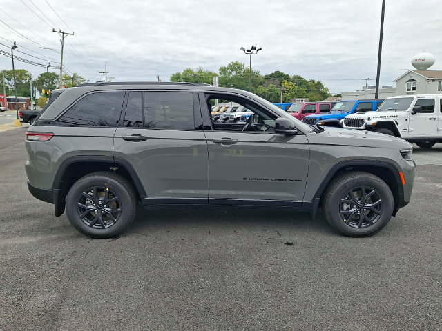 New 2027 Jeep Grand Cherokee Altitude AWD/4WD image 5