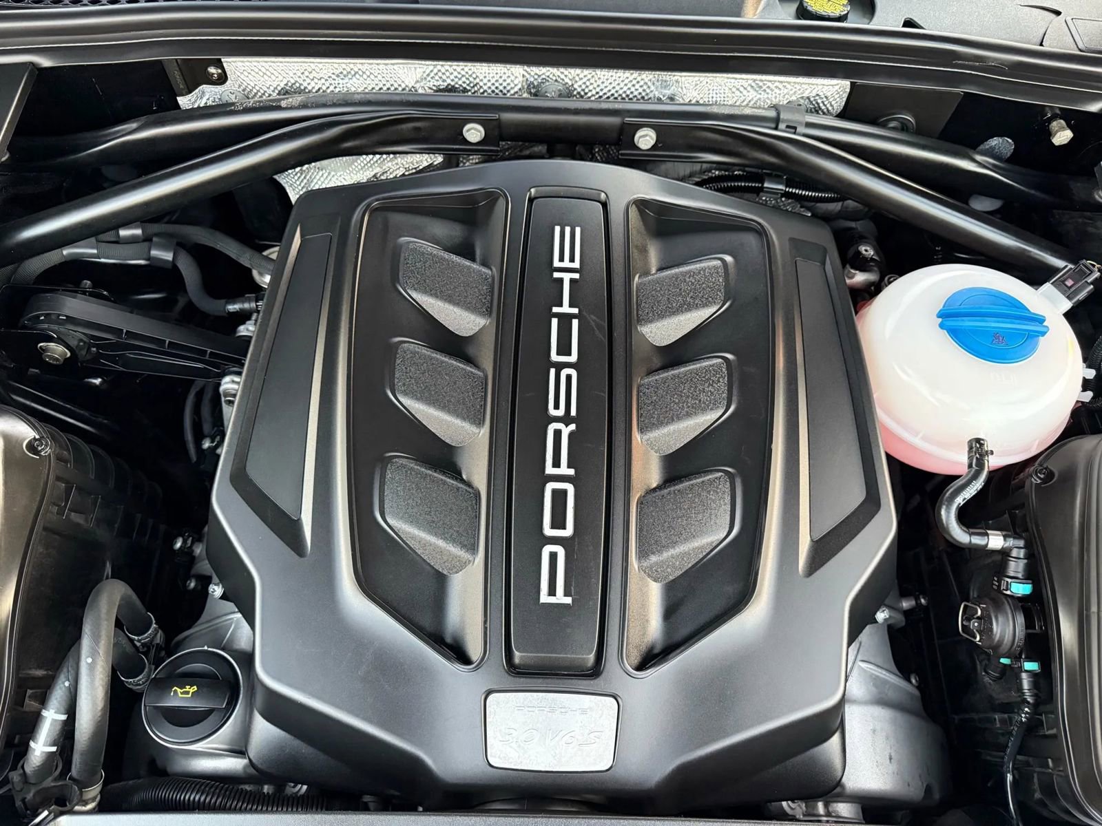 Used 2016 Porsche Macan S AWD/4WD image 34