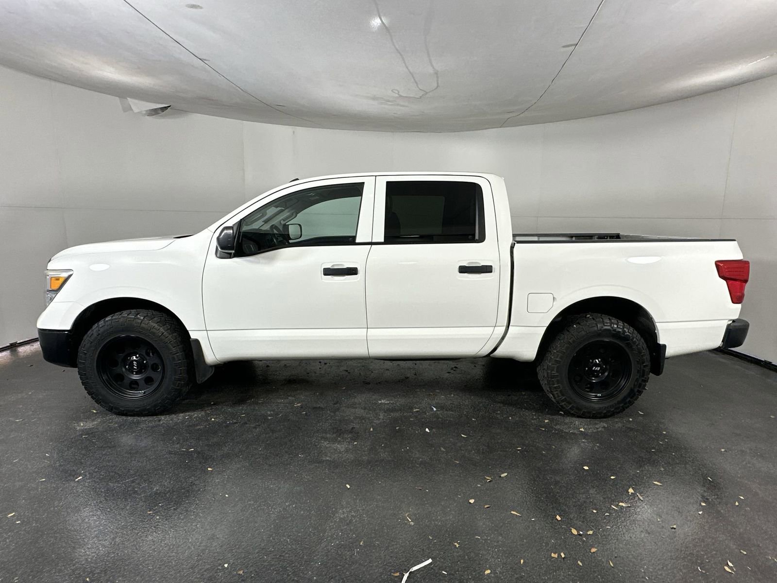 Used 2019 Nissan Titan S AWD/4WD image 5