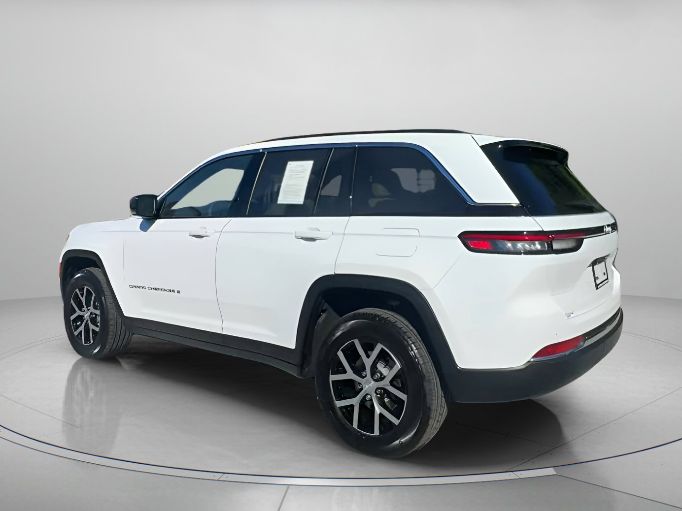 Used 2025 Jeep Grand Cherokee Limited w/ Trailer Tow Package image 19