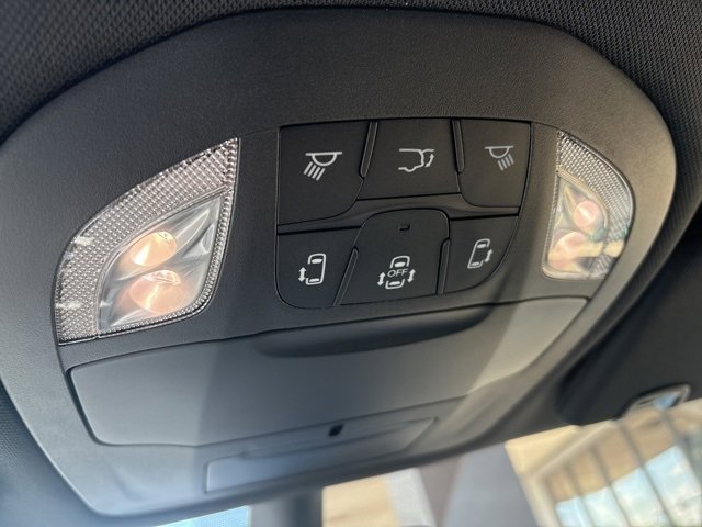 New 2025 Chrysler Pacifica Select w/ Uconnect Theater Family Group image 17