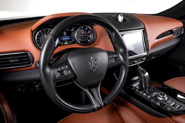Used 2023 Maserati Levante GT AWD/4WD image 32