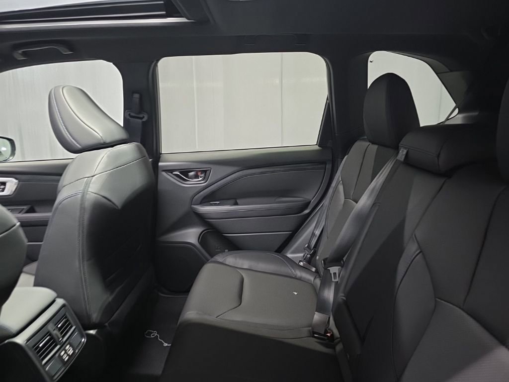 New 2025 Subaru Forester Limited w/ Popular Package AWD/4WD image 9