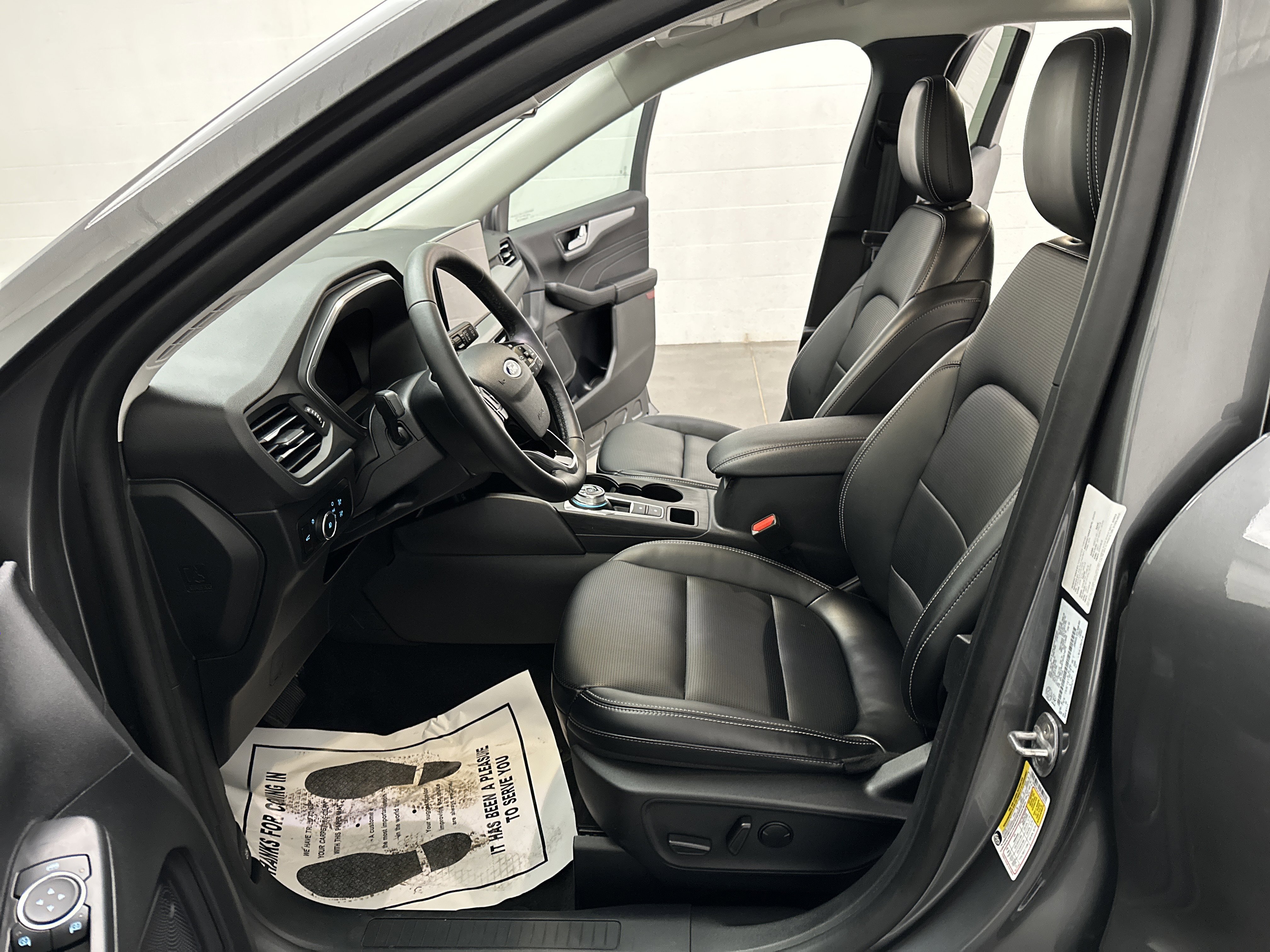 Used 2025 Ford Escape Platinum AWD/4WD image 19