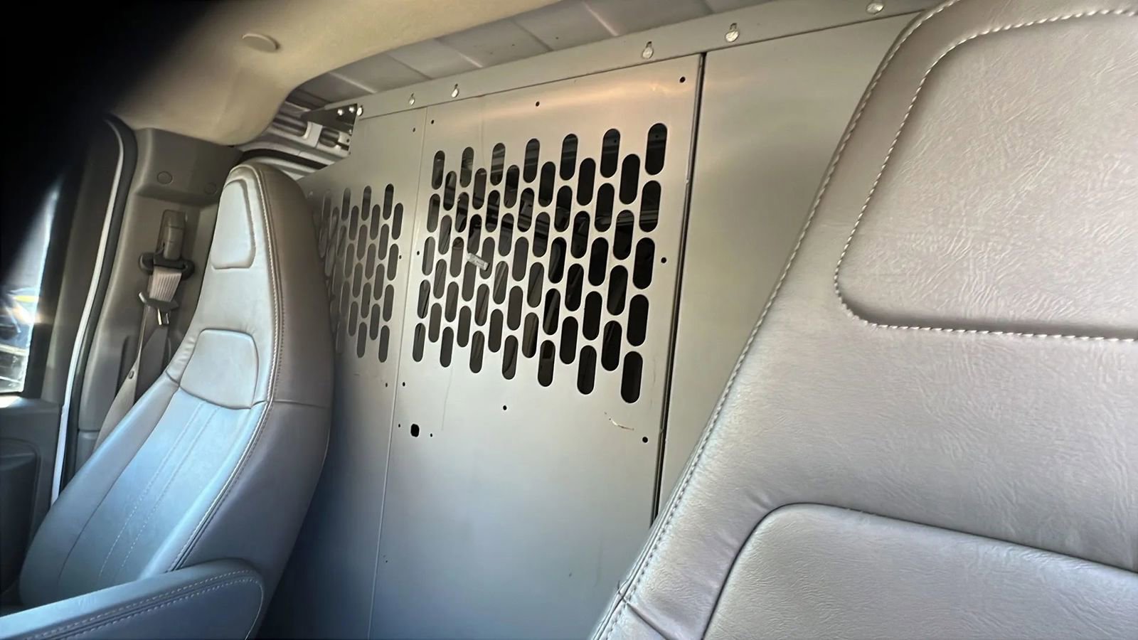 Used 2023 GMC Savana 2500 Extended image 17