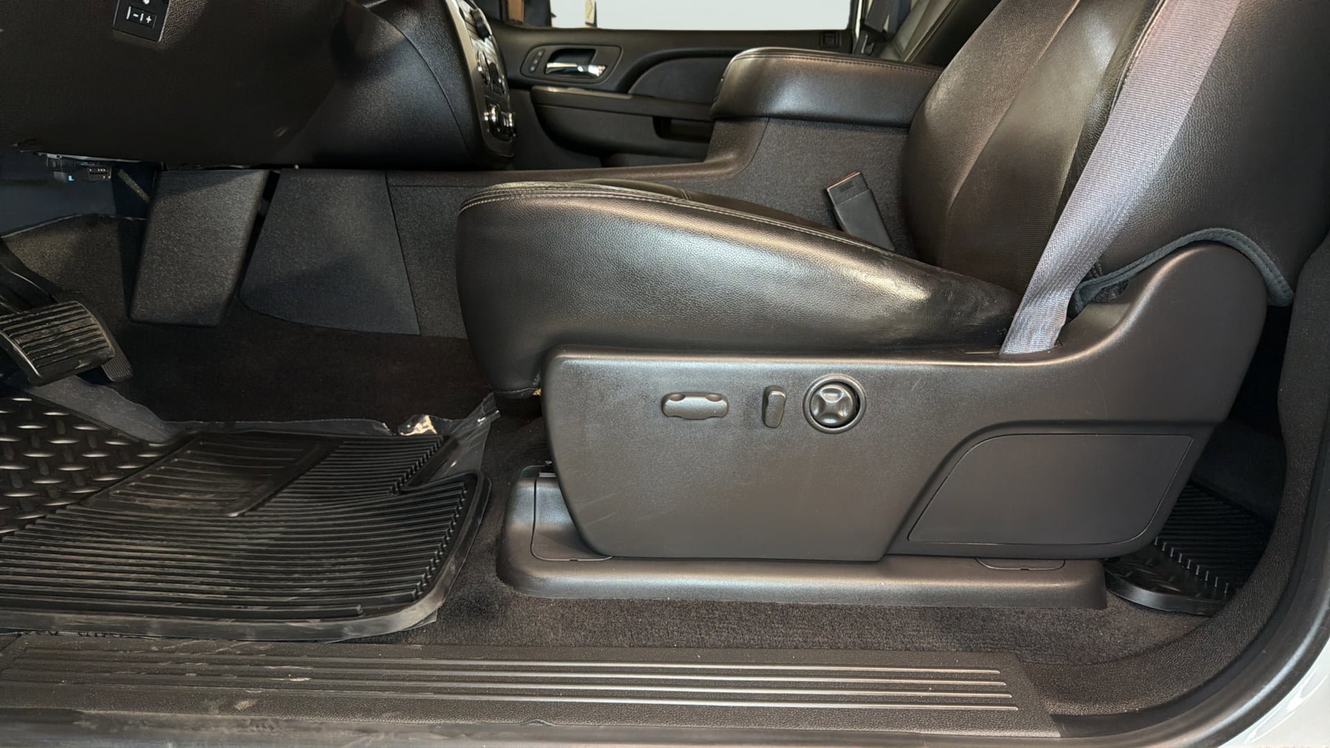 Used 2012 Chevrolet Silverado 2500 LTZ w/ LTZ Plus Package AWD/4WD image 20