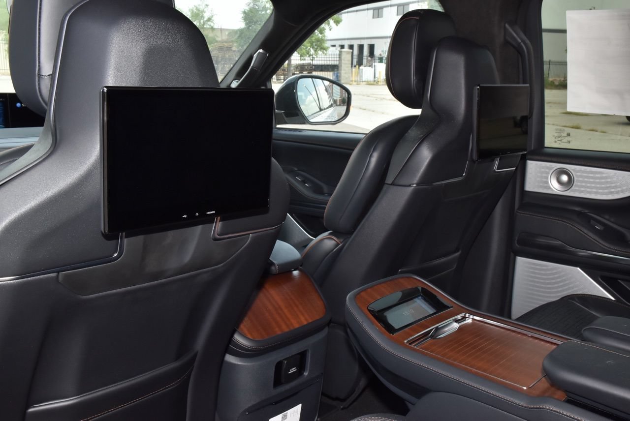 New 2027 Lincoln Navigator Black Label AWD/4WD image 19
