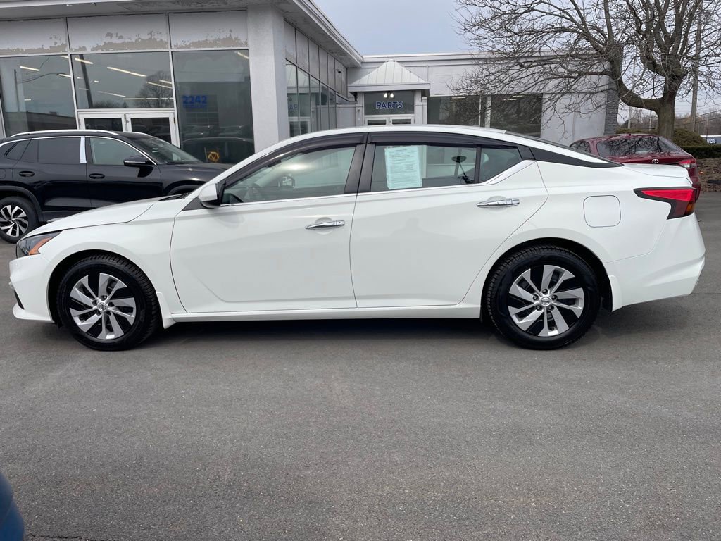 Used 2022 Nissan Altima 2.5 S image 2