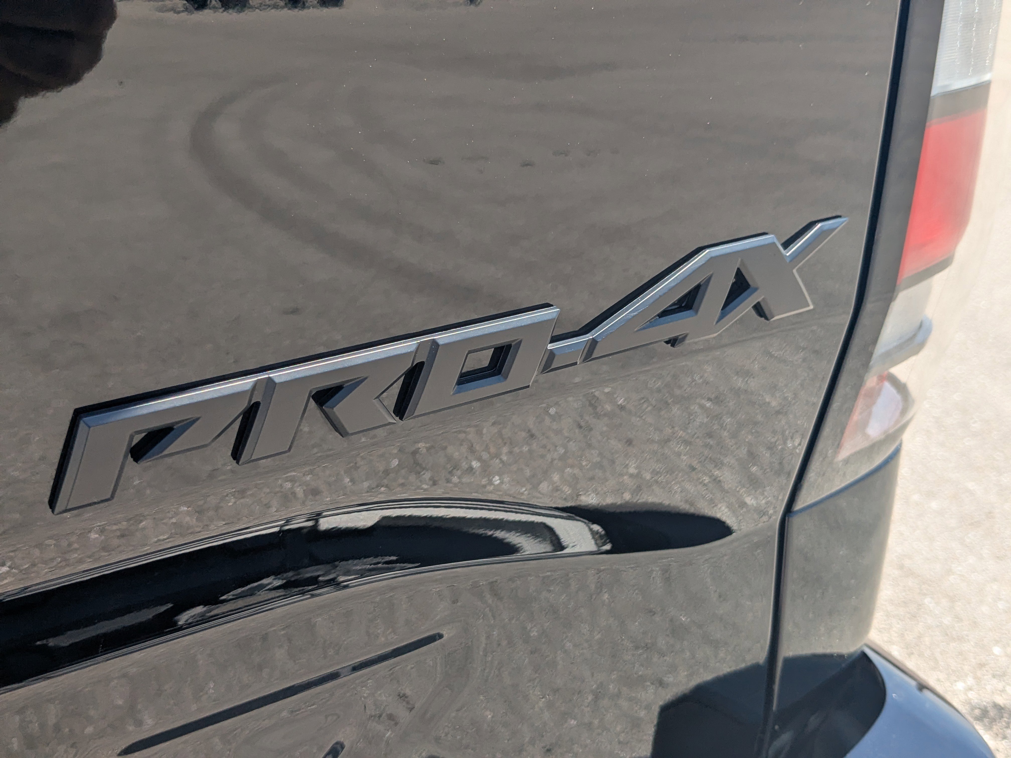 Used 2024 Nissan Frontier PRO-4X w/ Off-Road Protection Package image 14