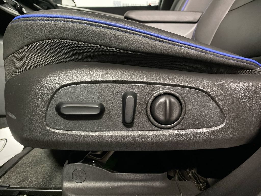 Used 2024 Buick Envista Sport Touring w/ Convenience I Package FWD image 12