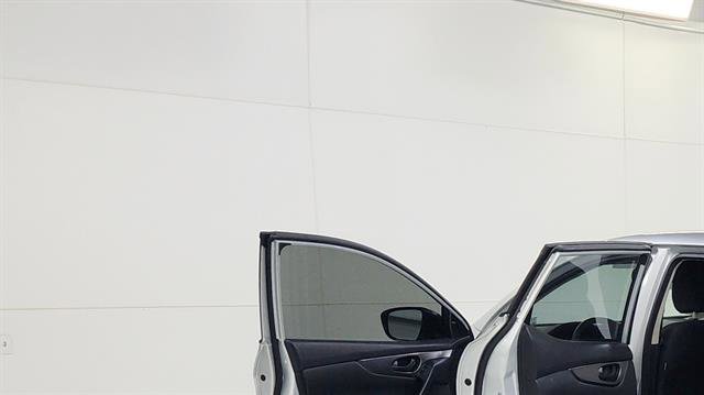 Used 2021 Nissan Rogue Sport S FWD image 31