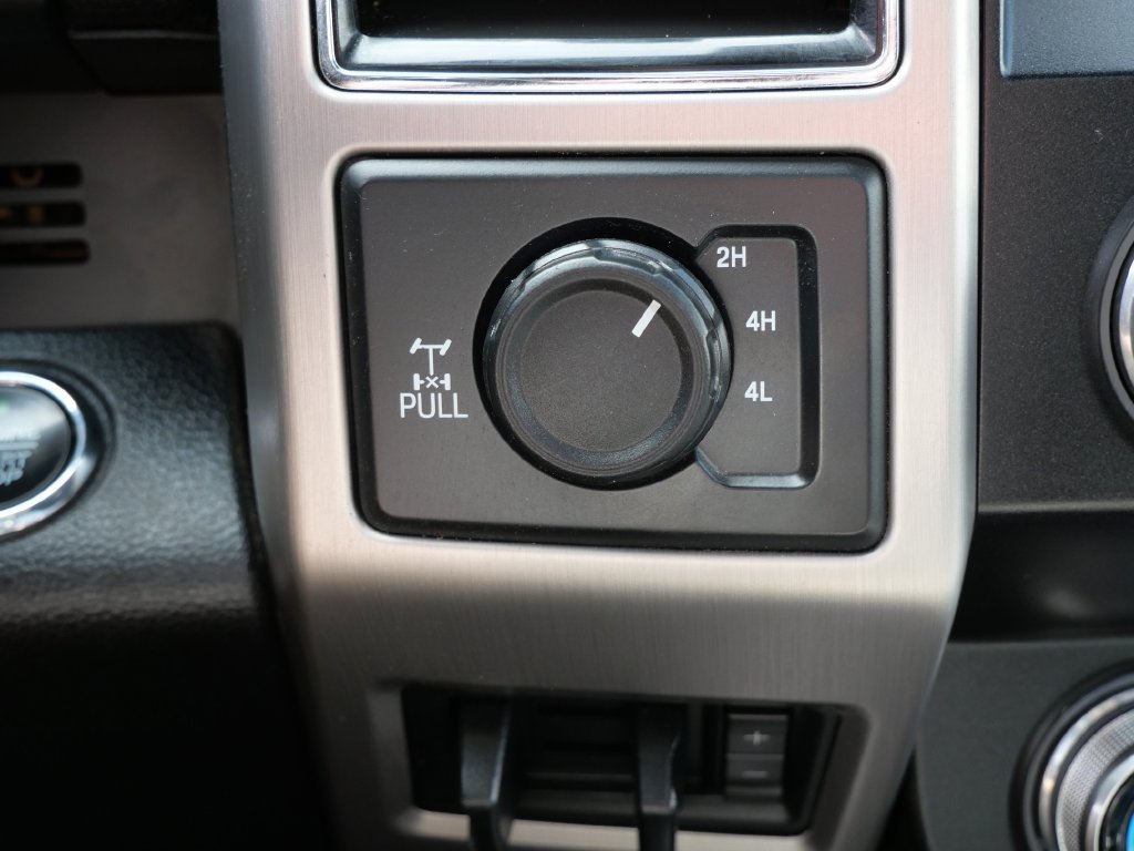 Used 2019 Ford F350 Platinum w/ Platinum Ultimate Package AWD/4WD image 21