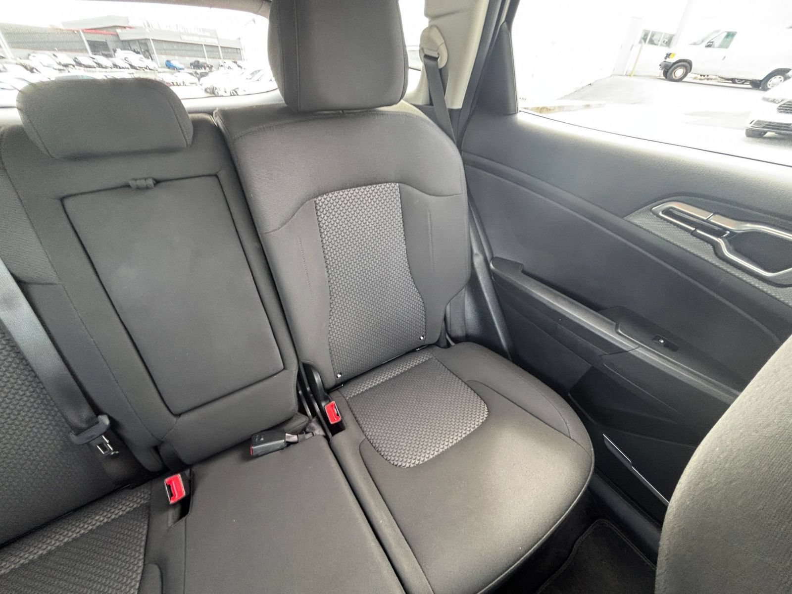 Used 2025 Kia Sportage LX FWD image 36