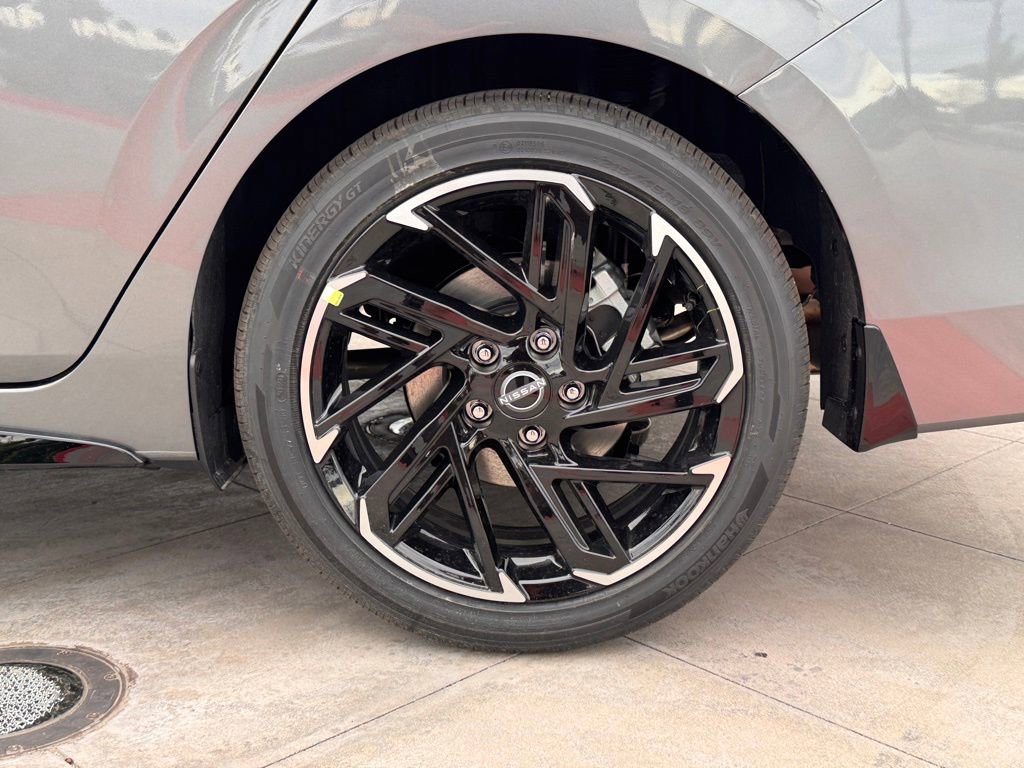 New 2026 Nissan Sentra SR w/ SR Premium Package image 8