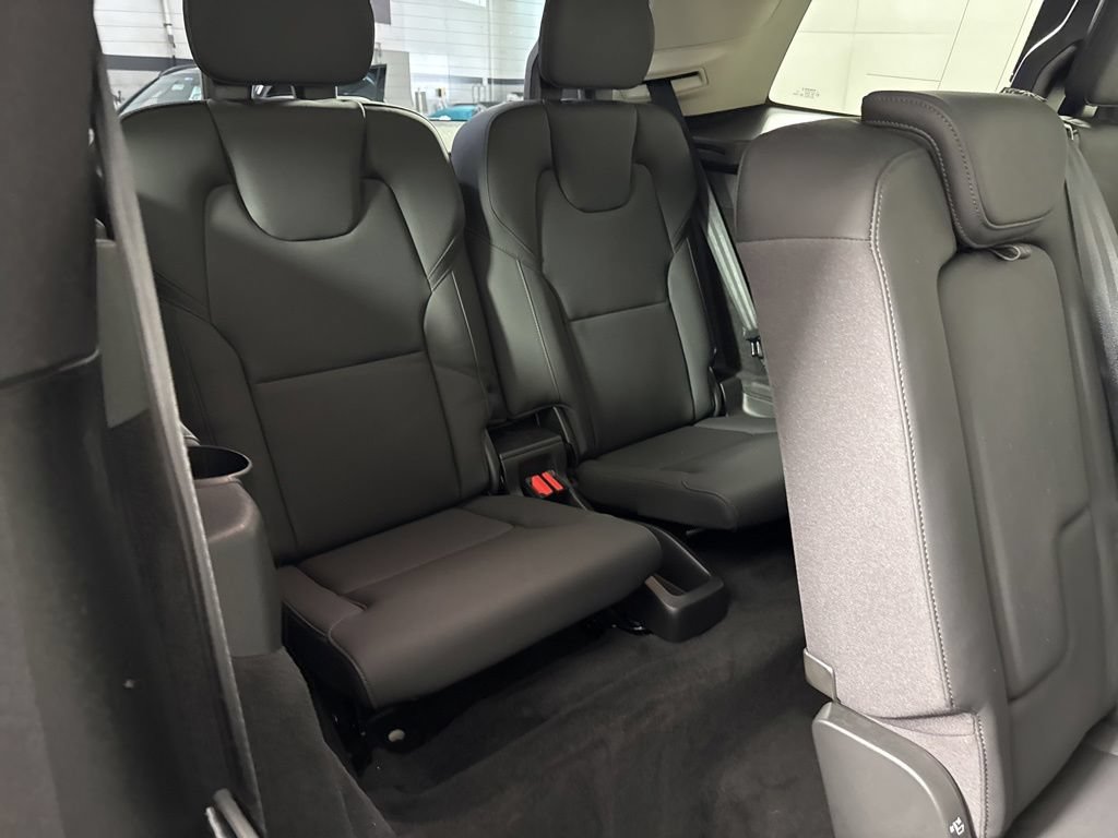 Used 2025 Volvo XC90 B6 Plus AWD/4WD image 17