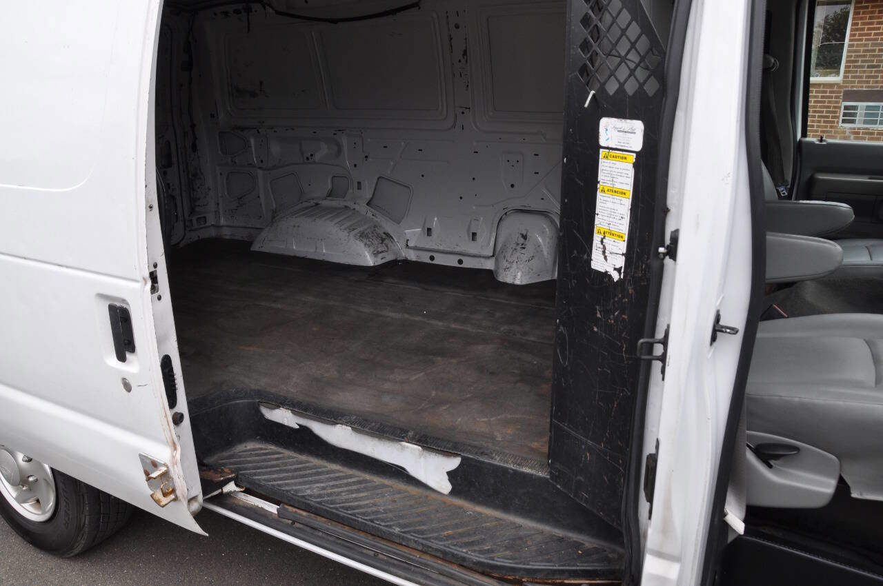 Used 2012 Ford E-250 and Econoline 250 w/ Commercial Cargo Van Pkg image 22