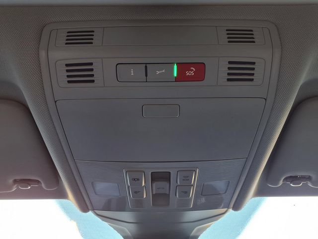Used 2023 Volkswagen Jetta SE w/ Panoramic Sunroof Package FWD image 12