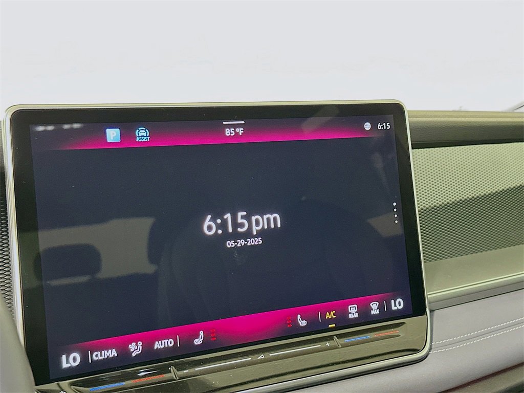 New 2025 Volkswagen Tiguan SE image 13