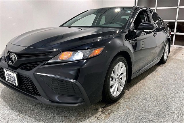 Used 2024 Toyota Camry SE image 33