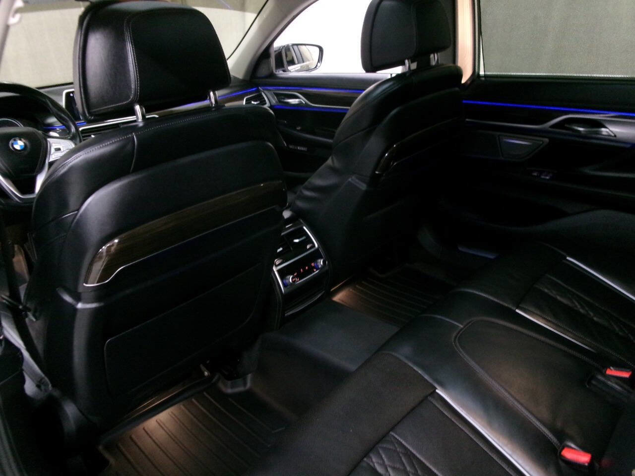 Used 2016 BMW 750i xDrive image 17