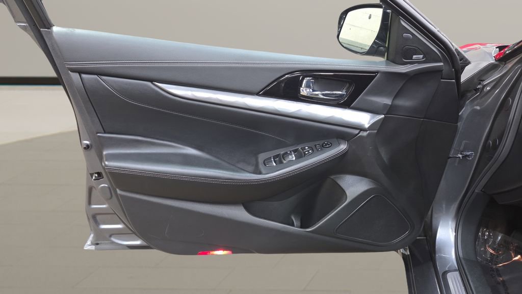 Used 2023 Nissan Maxima SL FWD image 7
